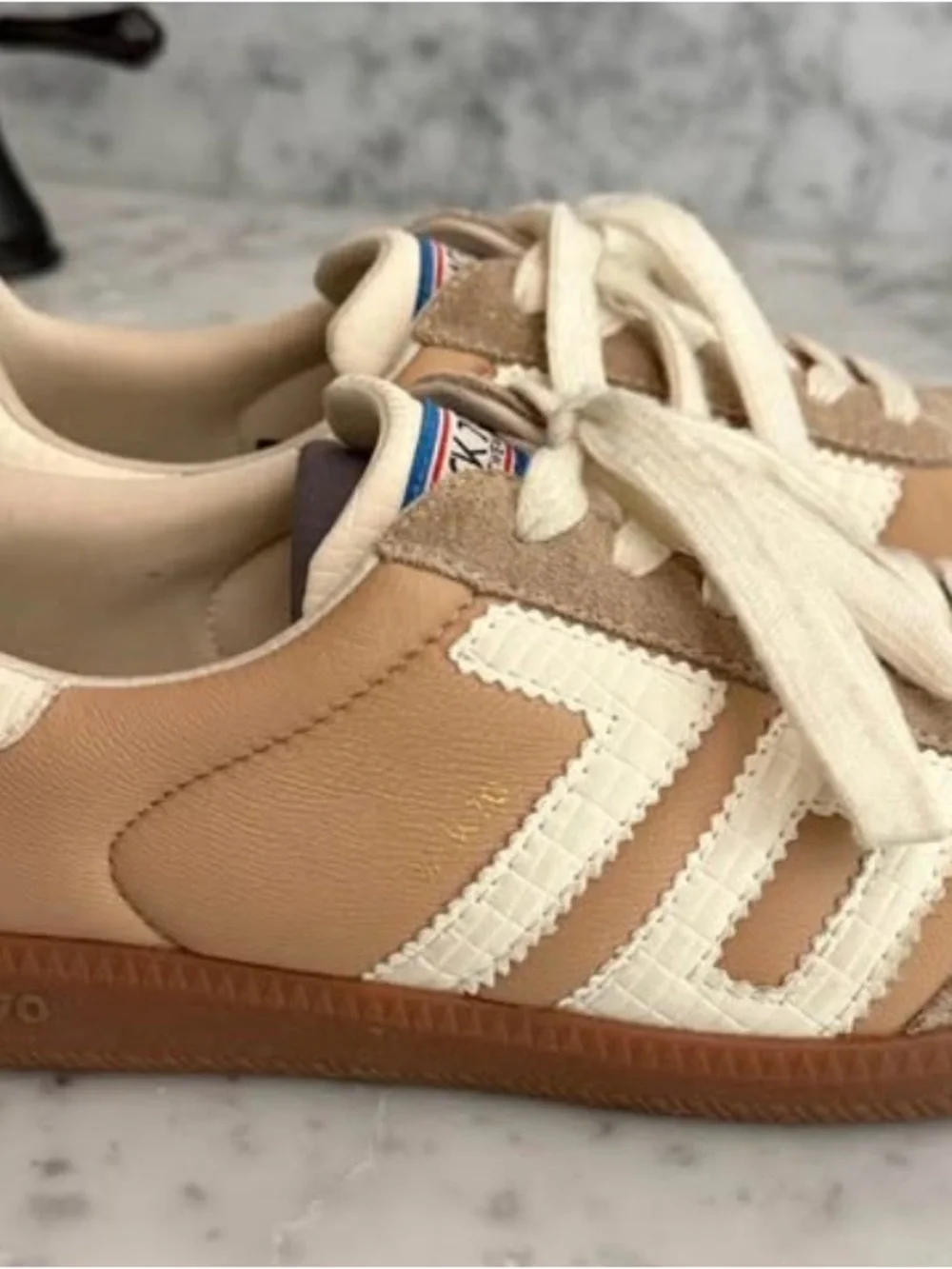 Back 70 neutral beige